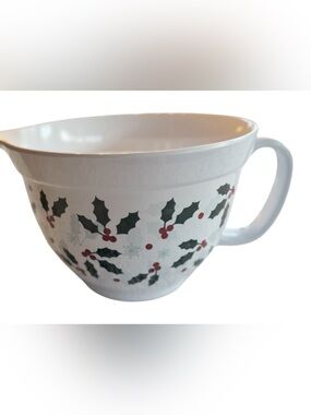 Stonewall Kitchen Christmas Holly Melamine Batter Mixing Bowl Handle Pour Spout